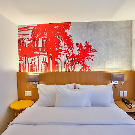 Radisson Red Campinas Hotel Exterior photo A room at the hotel