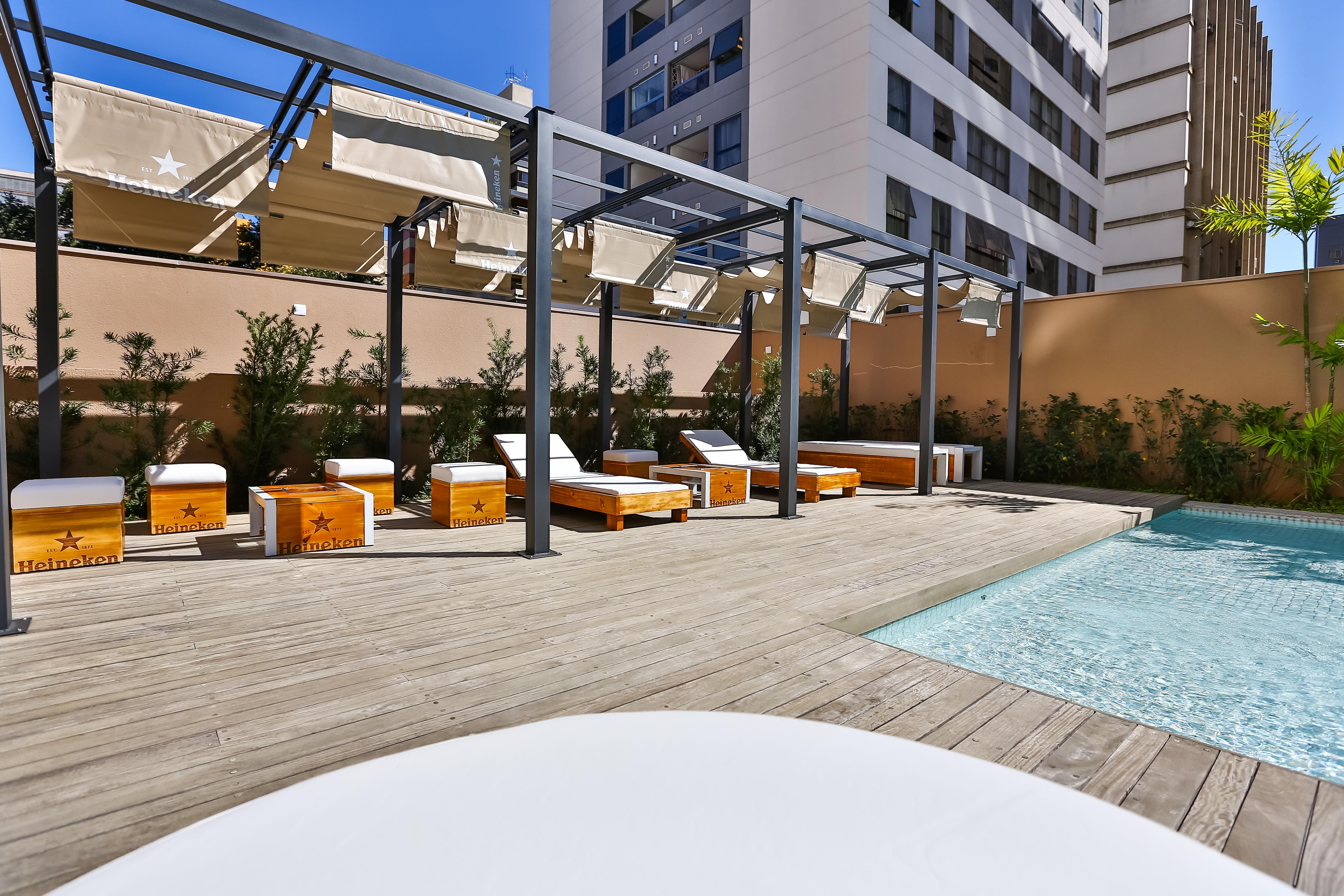Radisson Red Campinas Hotel Exterior photo The pool at the hotel
