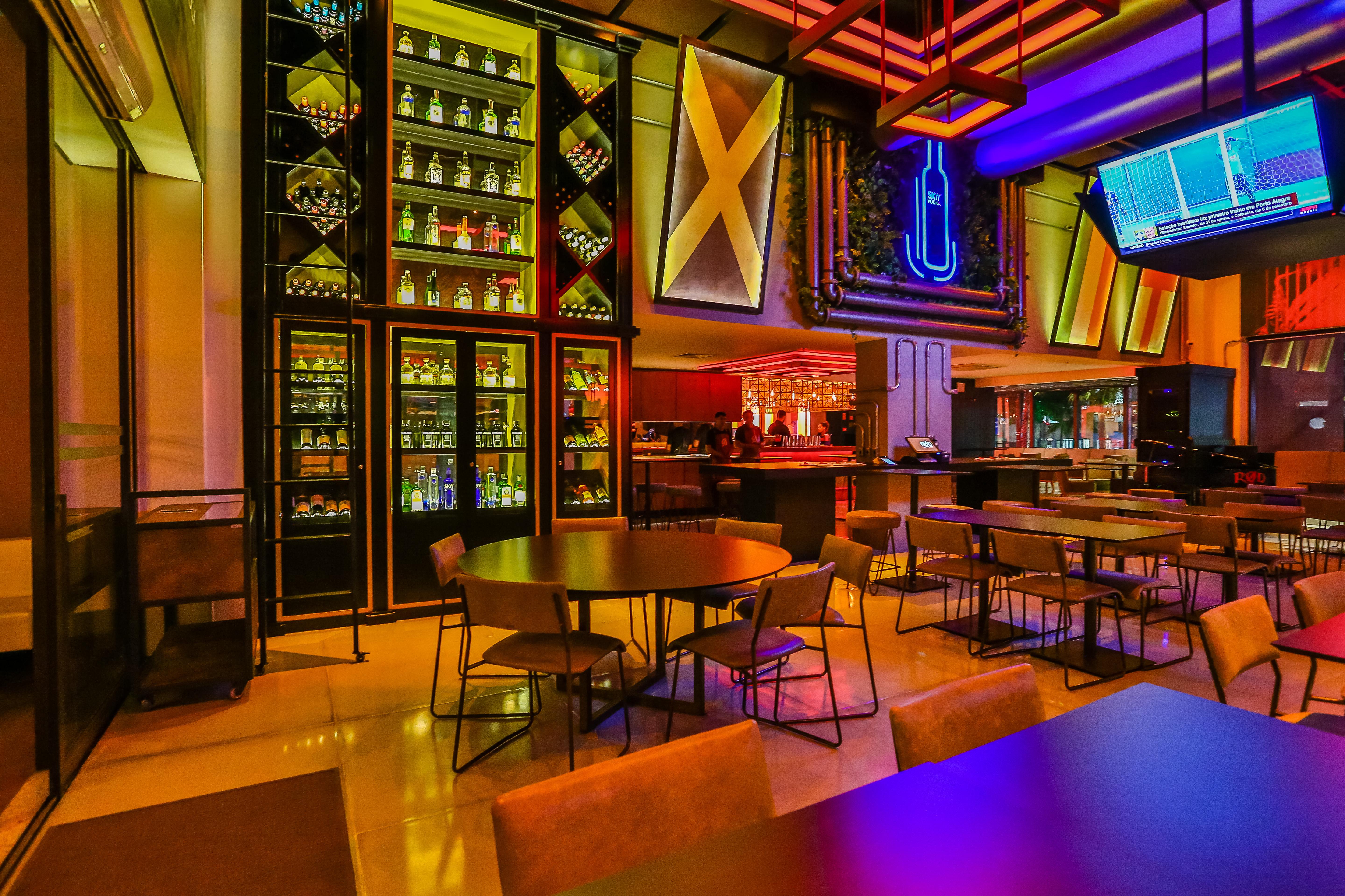Radisson Red Campinas Hotel Exterior photo The bar at the Wynn