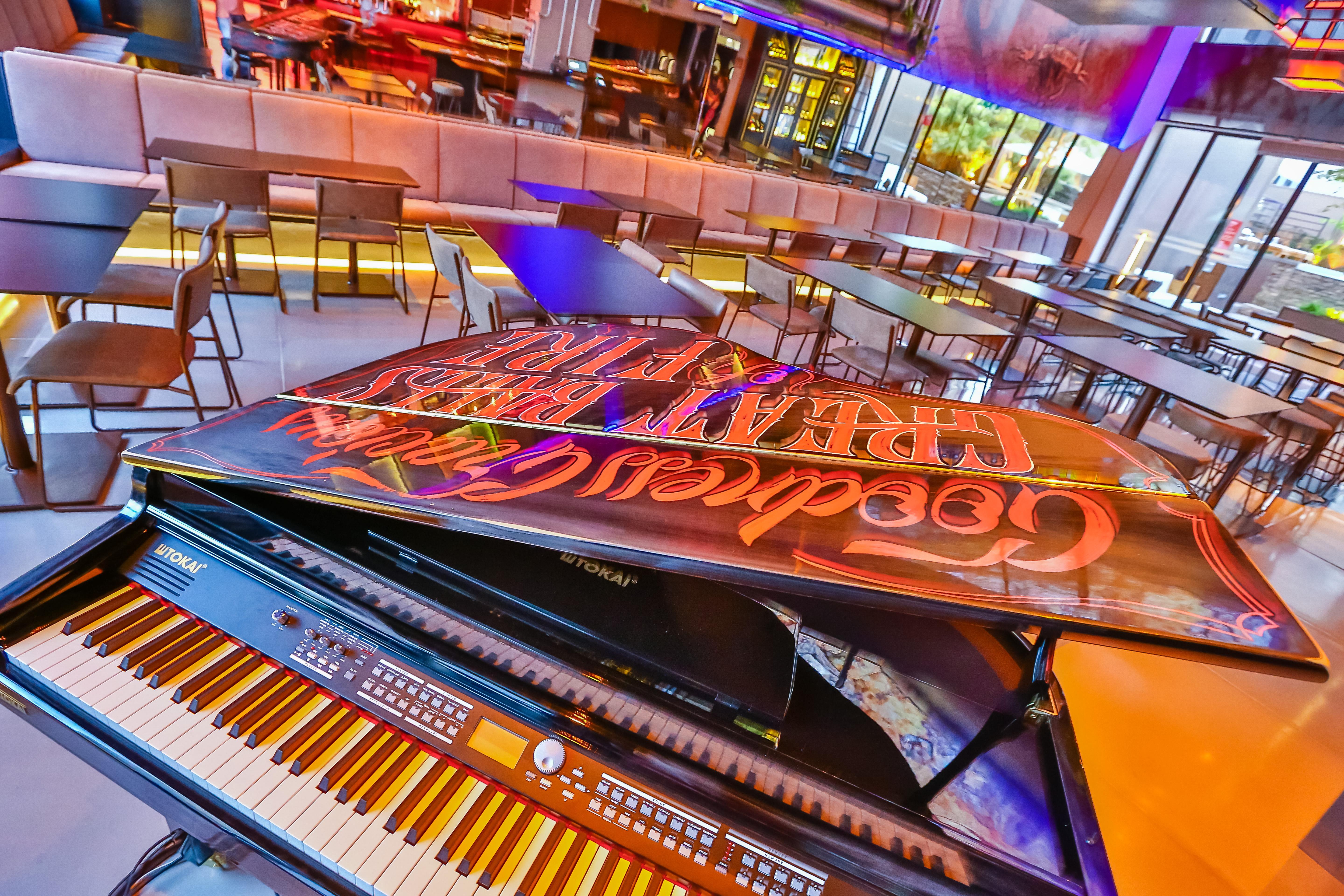 Radisson Red Campinas Hotel Exterior photo The piano at the Hard Rock Cafe in Las Vegas