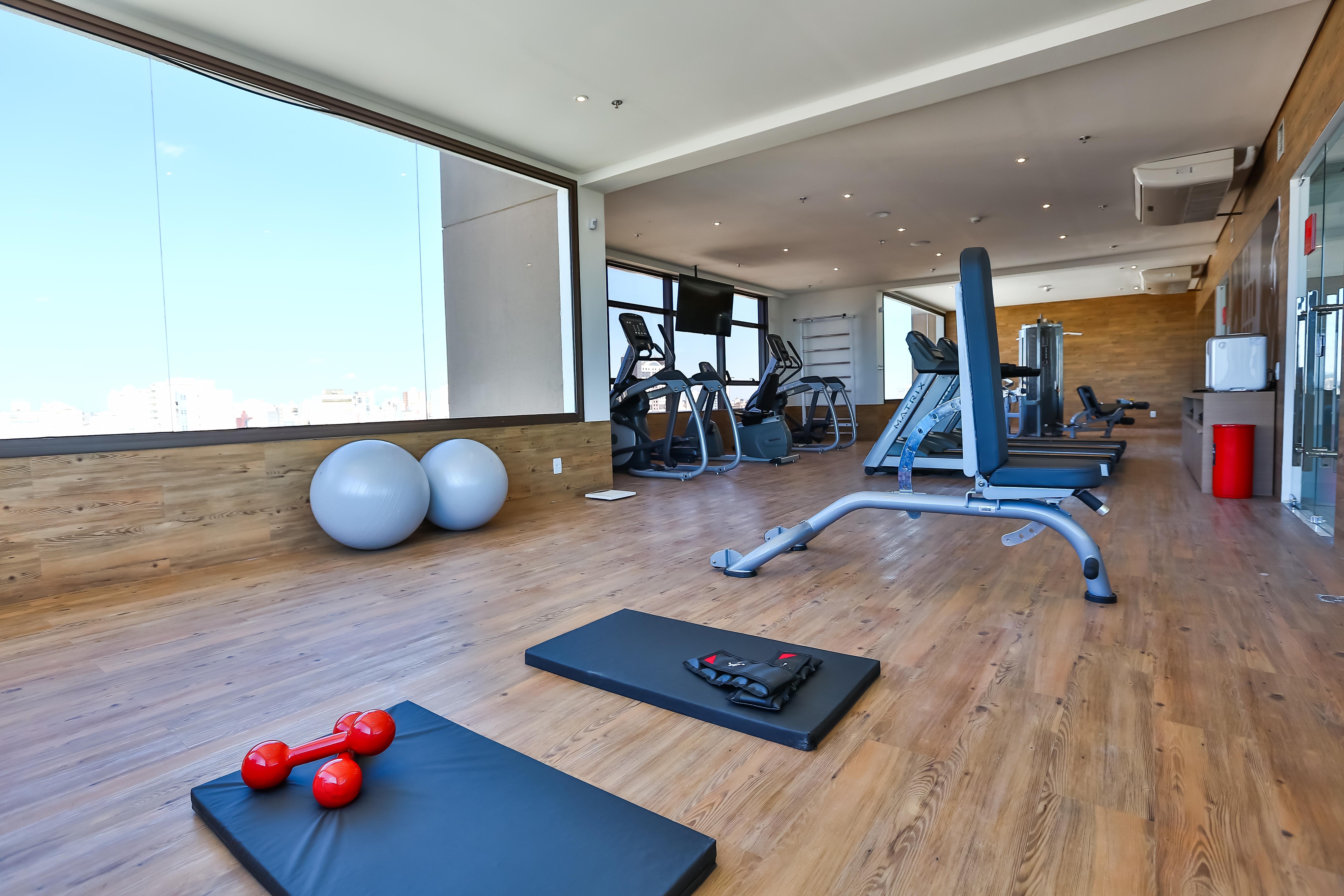 Radisson Red Campinas Hotel Exterior photo The gym at the hotel