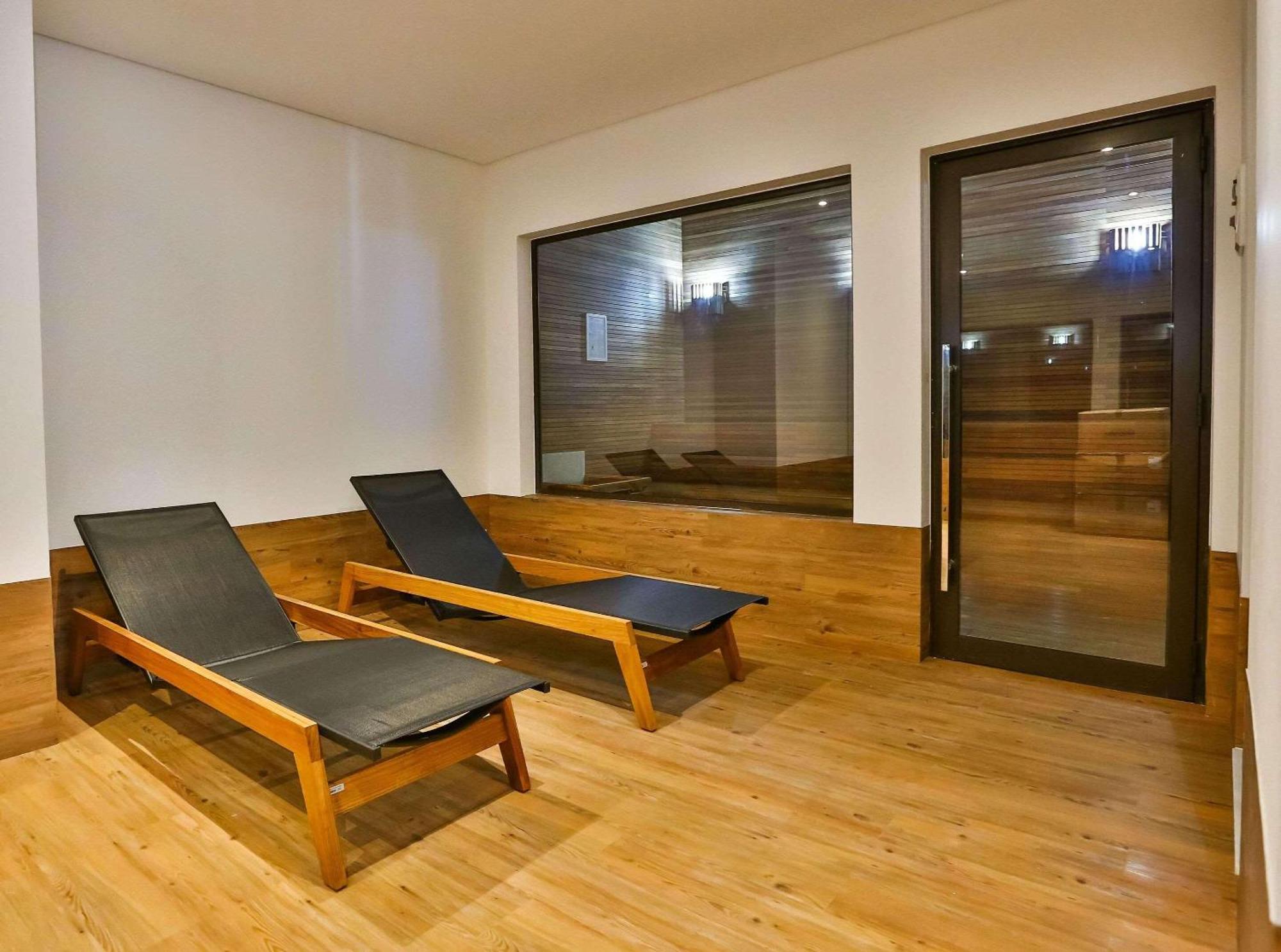 Radisson Red Campinas Hotel Exterior photo A solarium