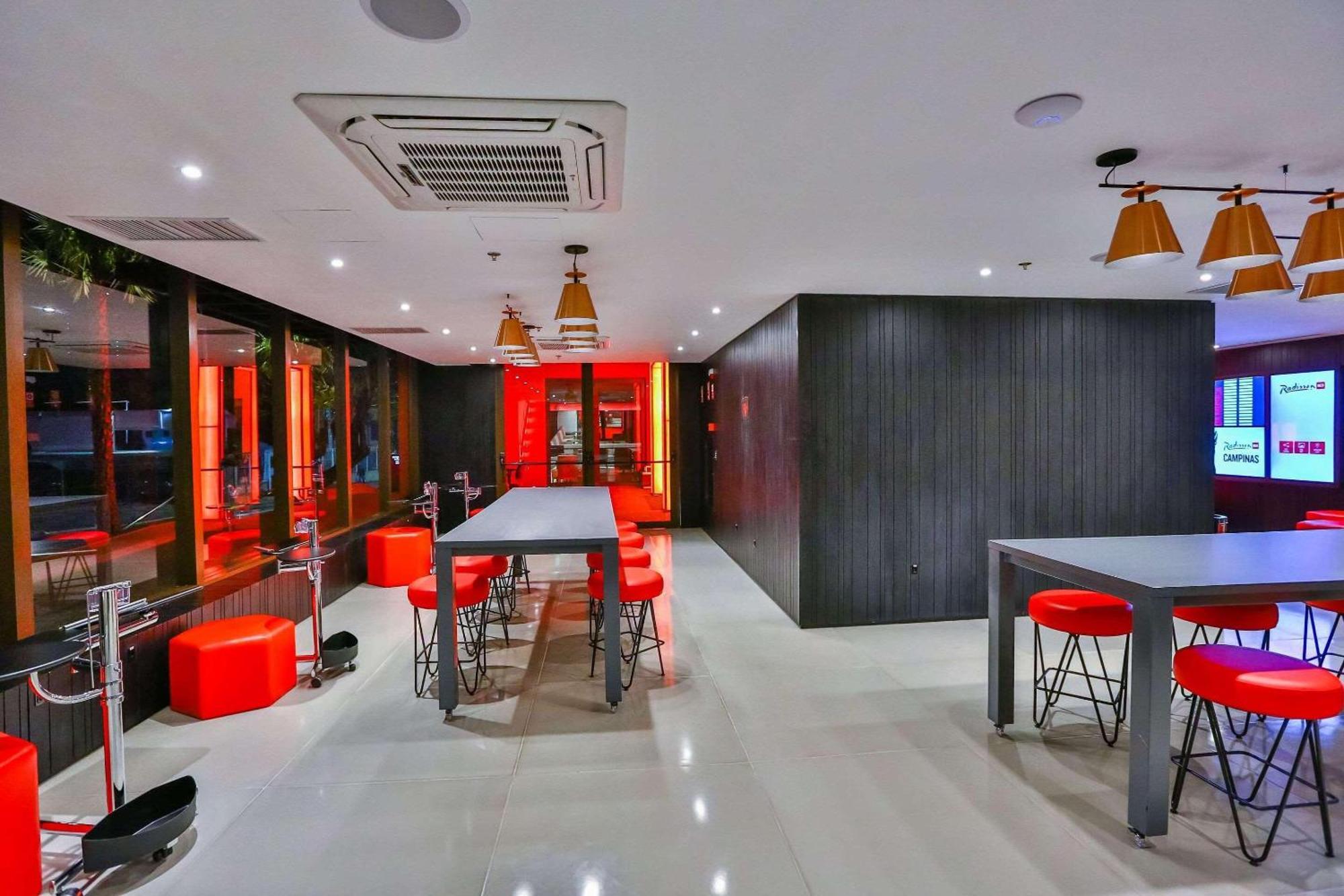 Radisson Red Campinas Hotel Exterior photo The lounge at the airport